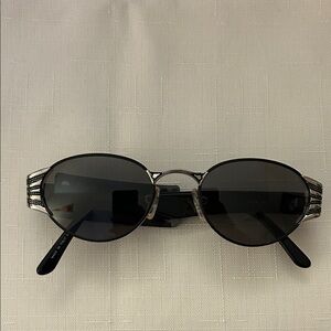 Vintage Notorio N128 Stylish Black Oval Sunglasses. New. 100% UV